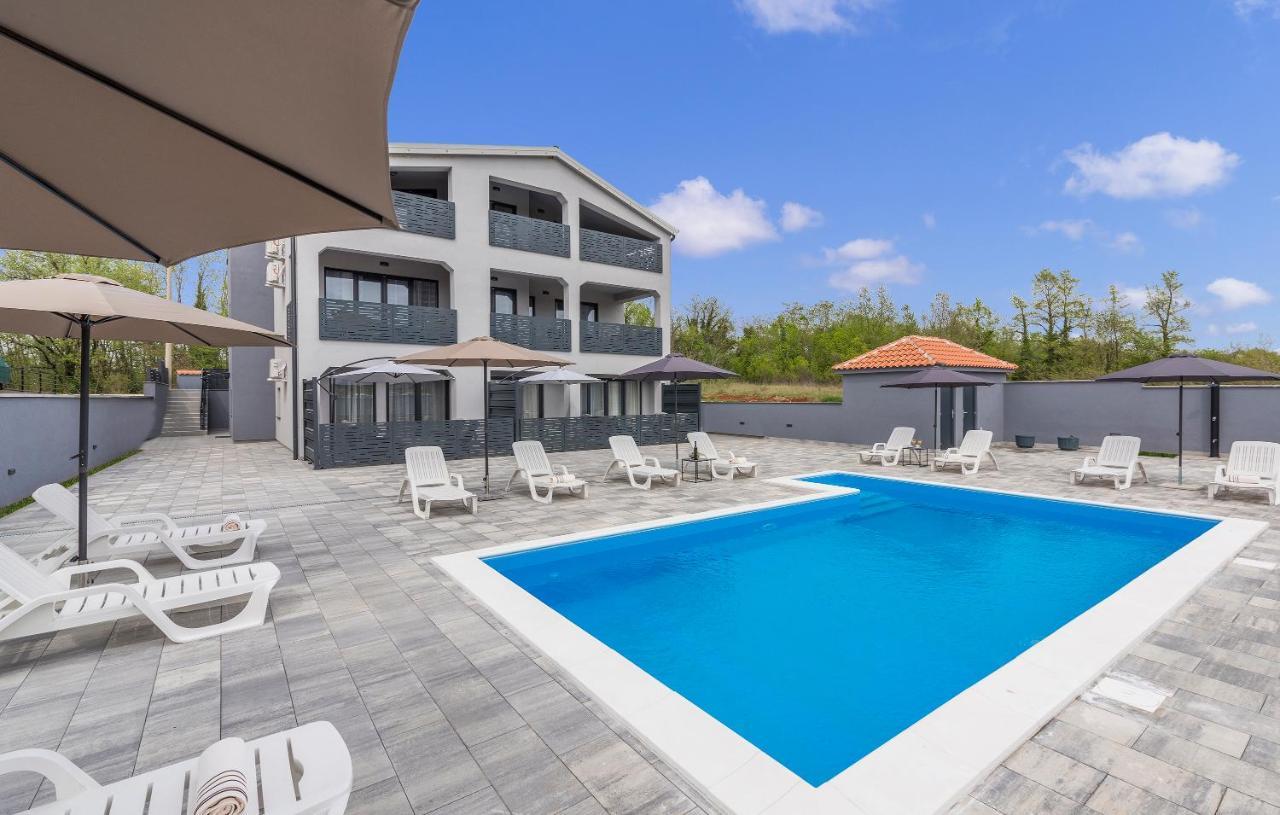 Apartmani Natalija Poreč Exterior foto